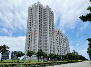 台灣房屋｜專租。宏普有逸天。機車位