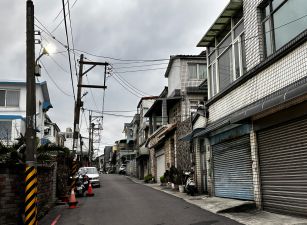 香山高中旁車庫透天