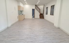 大坪頂特區邊間門口方便停車1+2+3樓店住~798萬