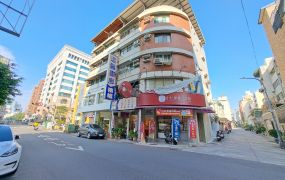 文化中心醒目三角窗1+2樓公寓店面~2380萬