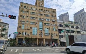 府連路金鑽1+2樓店住