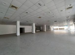 潭子25米路旁/展示間/店面廠房 •    台中廠房工業地買賣/建地/徵收農地/廠房出租