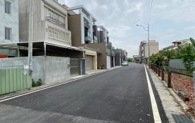 靜修路旁重劃角地