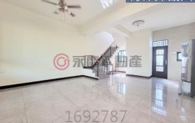 樹仁商圈旁六米面寬2年屋臨8米路店墅