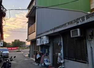 彰化市家樂福免整理增建2樓透天