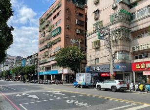 海山捷運正路邊店面~中信房屋何承祐