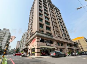 家樂福商圈高投報角間金店面
