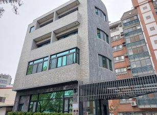 {小雅之家}水湳經貿商圈全新完工獨棟角間電梯花園大別墅