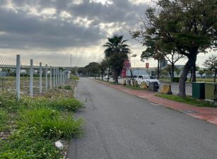13期近文心南路捷運建地