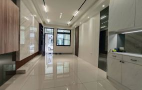 興嘉商圈店住11-533    05-2310186
