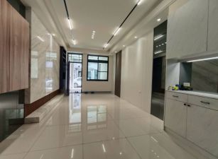 興嘉商圈店住11-533    05-2310186