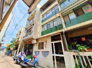 📣超值透天🏠 東港鎮海宮旁✨ 低總價入主透天宅！  整棟3樓 4房3廳2衛