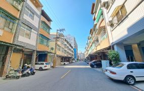 鳳新高中大明商圈正街上騎樓透天店住