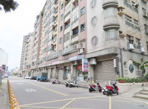 元邦華府電梯4房+車位