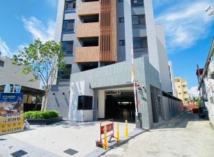 東港夜市全新三房平車華廈，寬敞舒適，生活機能超強