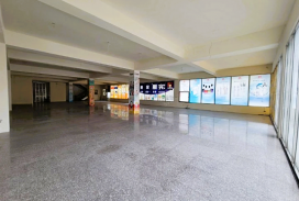 重劃區旁三角窗店面