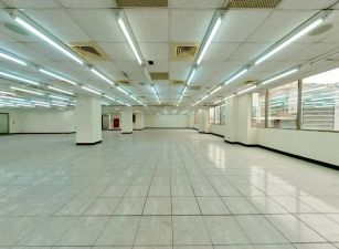 松山車站、漂亮商業大樓、邊間採光好