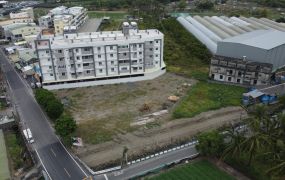 屏東三角窗農地★旁有建案
