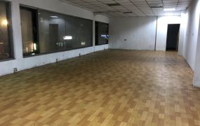 龜山大馬路旁面寬廠店