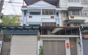 售 (小雅之家)大里成功國中商圈優質邊間正三樓透墅(8米臨路車庫)