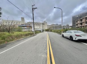 富岡重劃區 (臨10米) 方正店地~