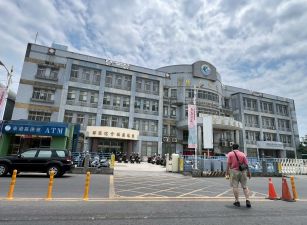 東港市區15米路大面寬美建地