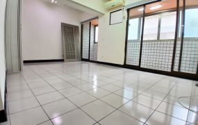 (小雅之家)太平臨新光樹孝商圈美三房電梯大樓(低總價.電梯大樓公寓價)