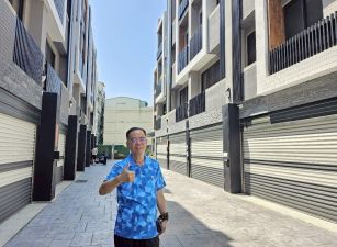 台中買屋賣房土地王劉志忠東勢市中心全新未住雙車別墅
