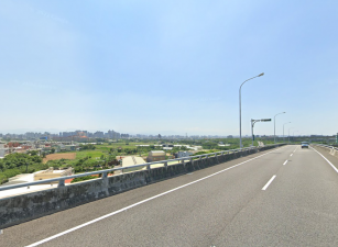 南桃園交流道旁/大面寬廠房•    桃園廠房工業地買賣/建地/徵收農地/廠房出租