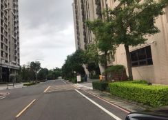 a21捷運站 建地82坪 租五萬