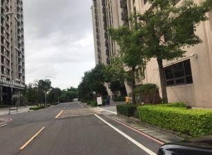 a21捷運站 建地82坪 租五萬
