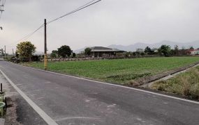 美濃雙面臨路緊臨大馬路邊12米路2  美濃雙面臨路緊臨大馬路邊12米路1