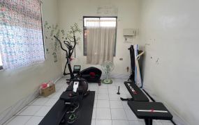 【出租】岡山華崗超大地坪三角窗雙店面