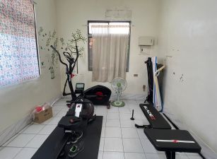 【出租】岡山華崗超大地坪三角窗雙店面