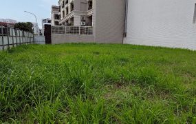 土地珠寶專才~📣【仁武雙面臨路建地】澄清湖特定區~建商首選三角窗角地，稀有釋出！