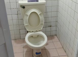 新興仁愛一街黃金地段｜金店面1F出租