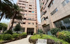 獨家專售「藍海名廈｜高樓景觀陽台大套房」