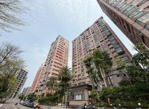 獨家專售「藍海名廈｜高樓景觀陽台大套房」