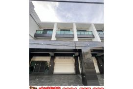 安南區發財全新店住