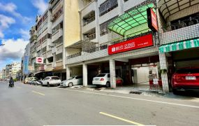 市政中心正臨路6套房收租店住