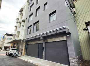 美術館內惟商圈雙車庫翻新透天五樓