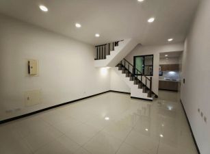 屏東市廣東路全新透天3樓