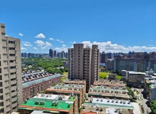 龍安商圈竹城福岡頂樓景觀戶三房車
