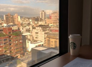 明亮極簡風辦公室，入駐即可開始辦公！