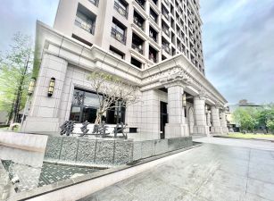 永慶許書豪★維多時代飯店管理平面車位華廈