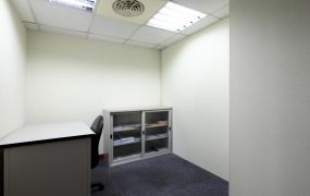 【全方位商務中心】 東區平價優質小型辦公室、個人工作室出租！免費提供秘書服務及使用會議室