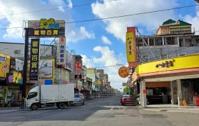 岡山大仁北路熱鬧商街透天店住｜近和平公園