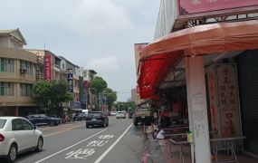 岡山黃金三角窗建地|三店面收租中|人潮就是錢潮
