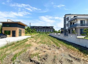 永慶許書豪★近國五進出方便方正美農地