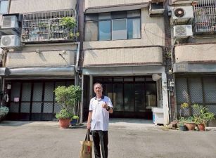 專任近苗栗火車站6米路透天台中買屋賣房土地王劉志忠